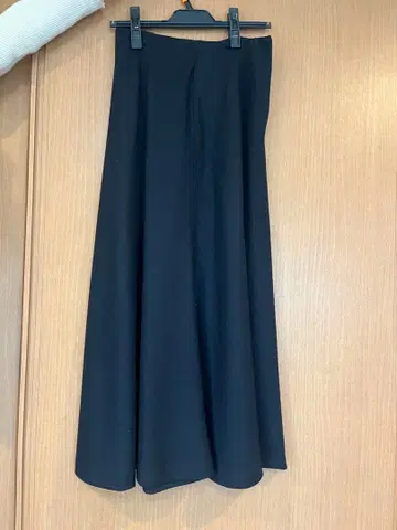 TOMORROWLAND 새상품급 따뜻한 울 플레어 스커트