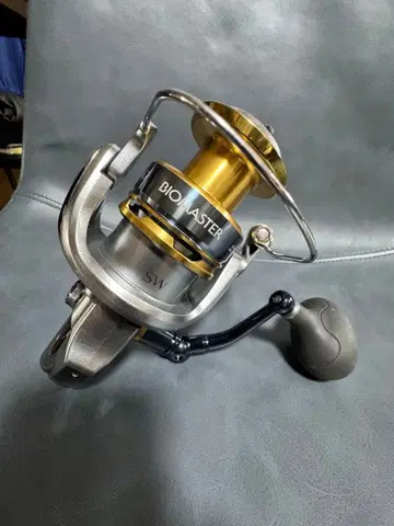 BIOMASTER SW8000PG-A 스피닝 릴