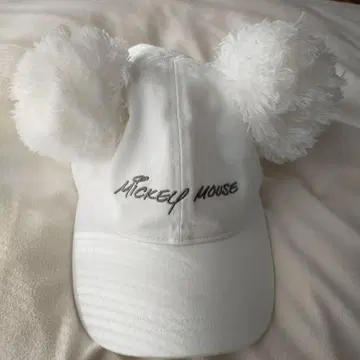 미키마우스 폼폼 포함 캡 화이트