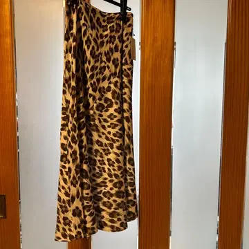 FAVORI 레오파드 무늬 롱 스커트 신상