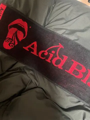 Acid Black Cherry 타월