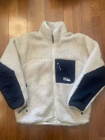 FIRST DOWN 보아 자켓 화이트