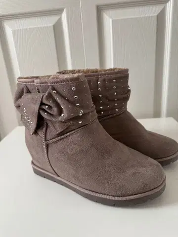 미사용품 리본 포함 그레이 어그 부츠 LL 사이즈