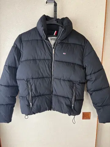 TOMMY JEANS 블랙 다운 자켓