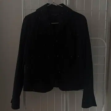 비쥬 장식 블랙 테일러드 자켓