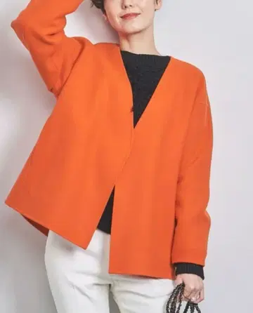 새상품 V넥 리버 숏코트