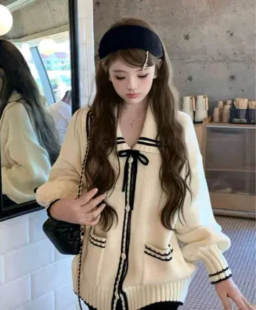 아이보리 오버 사이즈 니트 스웨터