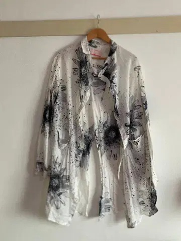 NOZOMIISHIGURO 탬버린 꽃무늬 연미 셔츠