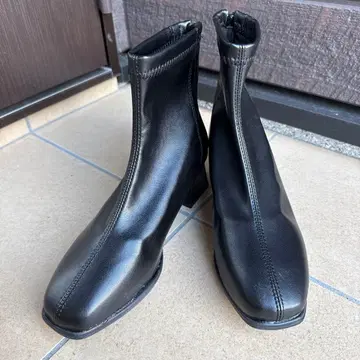 블랙 합성 피혁 지퍼 달린 숏부츠