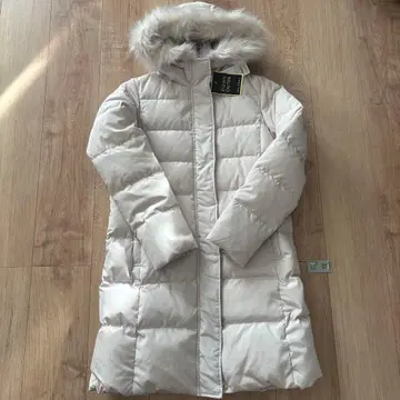 GU 샴페인 베이지 아이보리 다운 코트 S 사이즈