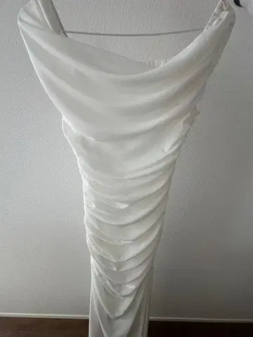 화이트 웨딩 드레스 머메이드 스타일