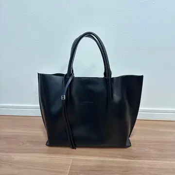 블랙 가죽 토트백