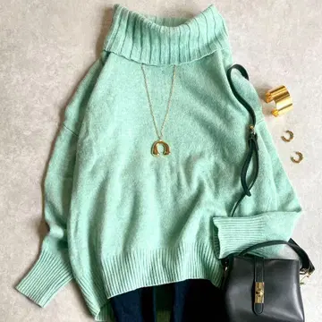 새상품급 쉽스 고급 울 캐시미어 터틀넥 니트 민트 그린 리브 절개
