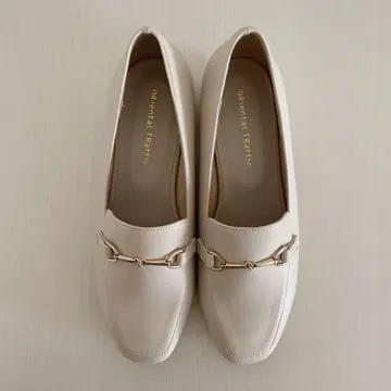 [미사용 새상품] 오리엔탈 트래픽 로퍼 화이트 36