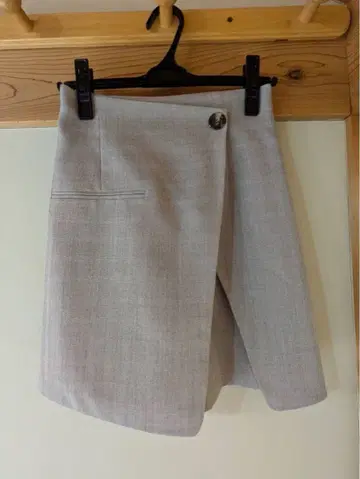 질 바이 질 스튜어트 그레이 미니스커트풍 팬츠 S 사이즈