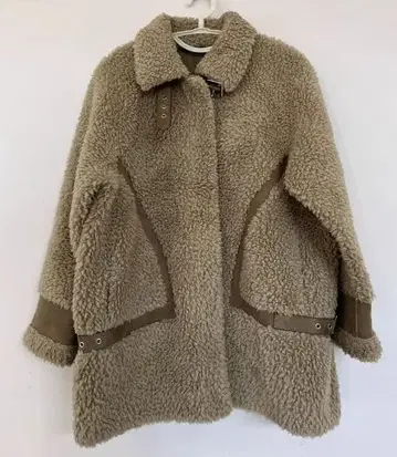 베이지 쉘 퍼 무스탕 코트