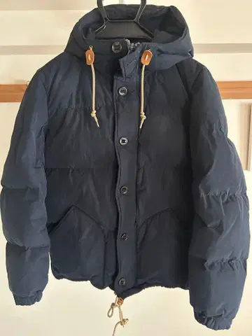 BEAMS 네이비 다운 자켓 후드 부착