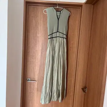 LILY BROWN 슬리브리스 롱 원피스 민트