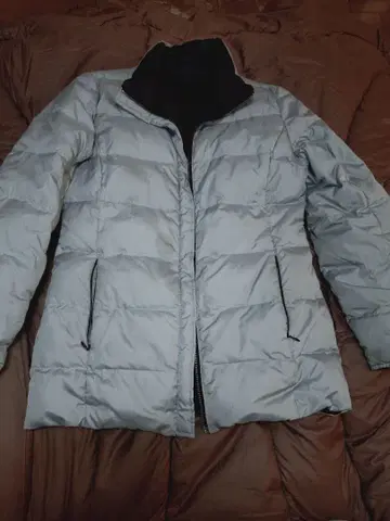 스카이블루 & 블랙 리버서블 다운 자켓 [ S 사이즈 ]