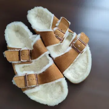 BIRKENSTOCK 브라운 더블 스트랩 샌들