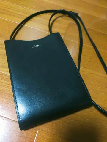 [ 정품 ] 아페쎄 넥 파우치 숄더백 블랙