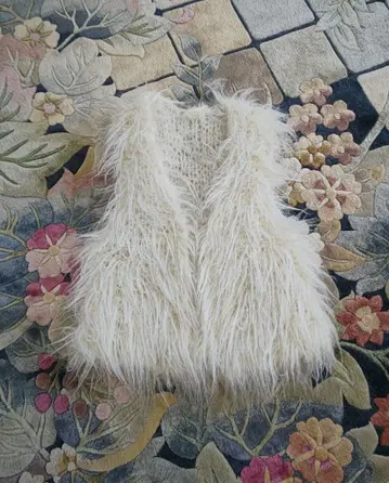 SALON adam et rope' 모헤어 롱 샤기 핸드 니트 베스트