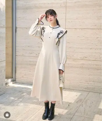 [릴리안 캐럿] 코드 자수 원피스