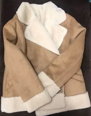 무스탕풍 베이지 숏코트 라이더스