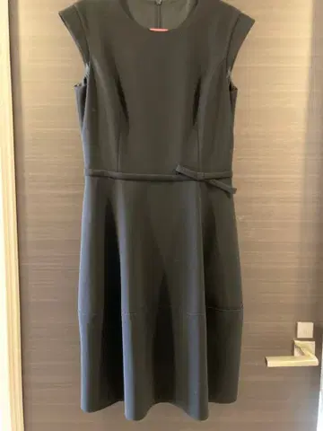 르네 블랙 A라인 원피스 36