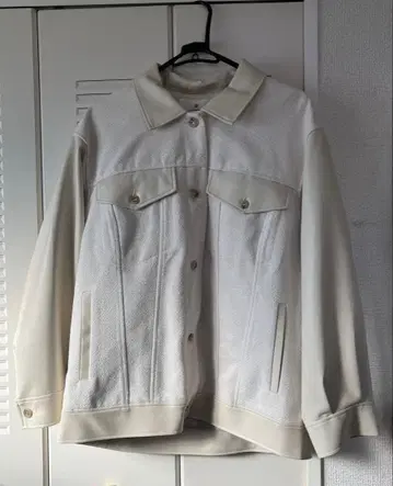 LADY MADE 인조 가죽 패딩 자켓 아이보리