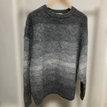 EPIC 그레이 보더 크루넥 스웨터