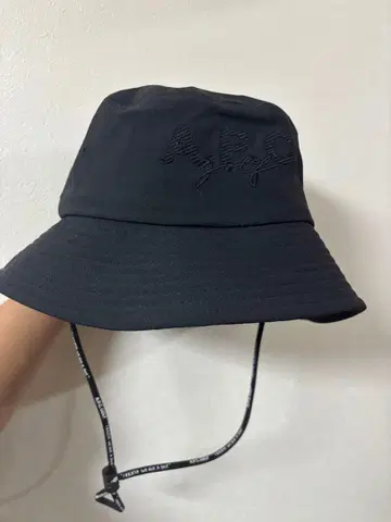 A.P.C. 버킷햇 블랙