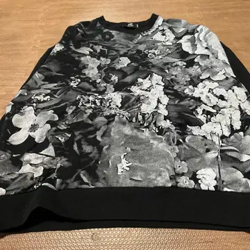 HARE 꽃무늬 트레이닝복 M 사이즈