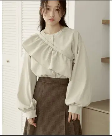 moitytto 프릴 셔츠
