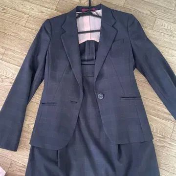 AOKI LES MUES 네이비 체크 무늬 스커트 수트