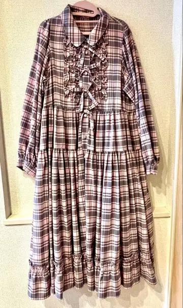 캔디스트리퍼 체크 무늬 프릴 롱 드레스