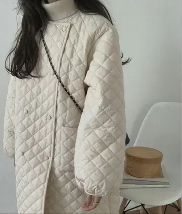 베이지 퀼팅 롱 코트