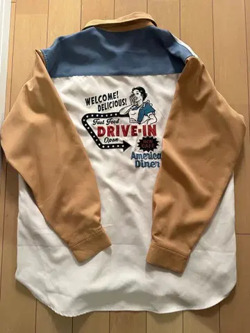 아메리칸 다이너풍 캐주얼 셔츠