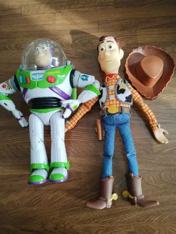토이 스토리 버즈 라이트이어와 우디 토킹 피규어 2체 세트