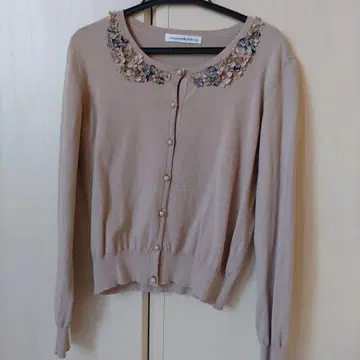 M-premierBLACK 플라워 모티브 밀크티 베이지 가디건 36