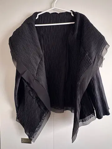 Bell cha Very 블랙 플리츠 가디건