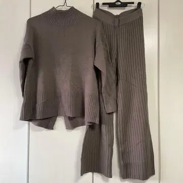 브라운 터틀넥 니트 셋업