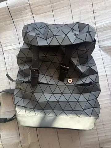 삼각형 디자인 백팩 중형