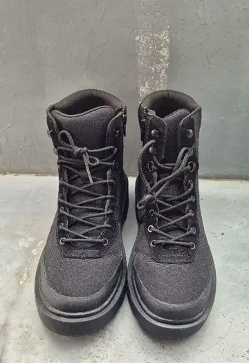 블랙 하이컷 부츠