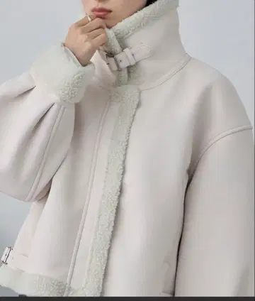 [nui nullu] 2WAY 숏 B-3 무스탕 자켓