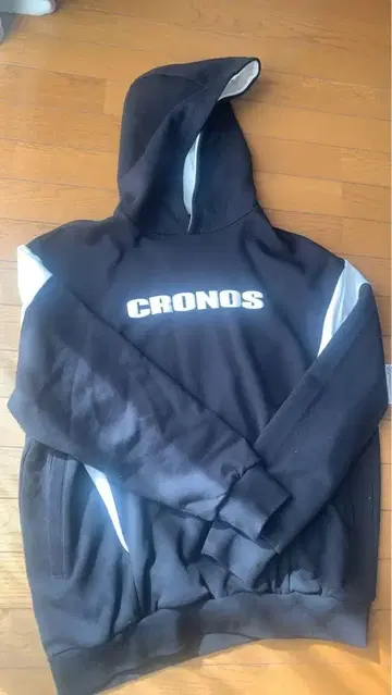 CRONOS 후드 부착 후드티 블랙