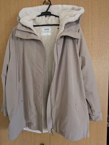 베이지 퍼 후드 부착 2WAY 마운틴 파카