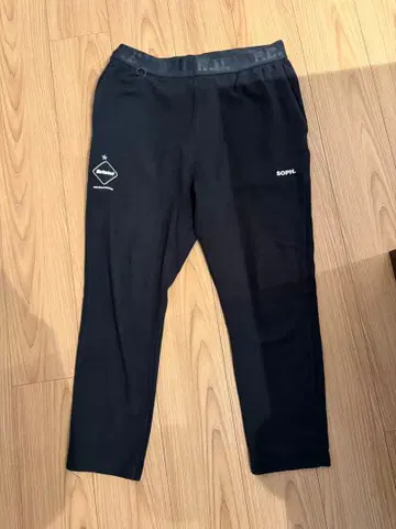 SOPH. 블랙 조거 팬츠