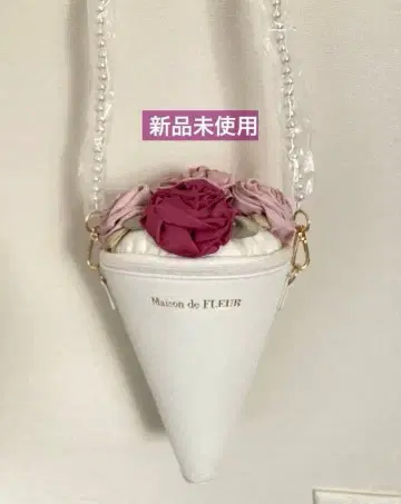 [ 새상품 ] 메종 드 플뢰르 부케 숄더백 화이트
