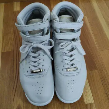 Reebok 하이컷 스니커즈 23.5cm